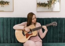 How To Rapidly Learn To Play The Acoustic Guitar Yourself?: Scientifically Proven Ways To Learn And Master The Guitar